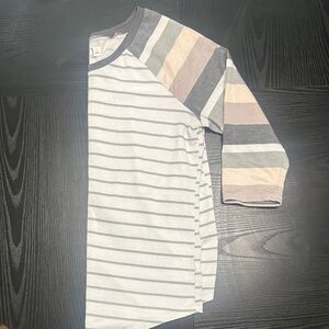Maurice’s 24/7 Striped 3/4 Sleeve Baseball Tee in Gray, White and Light Peach, L
